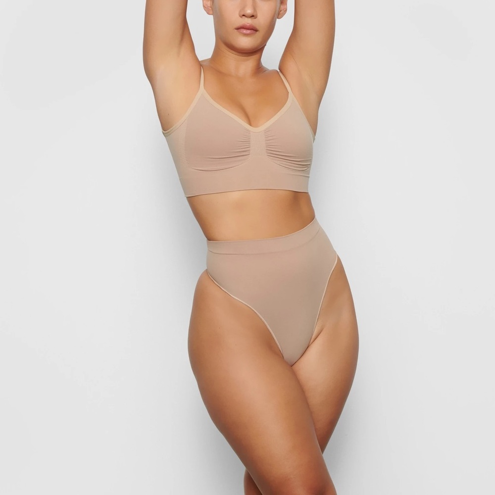 NEW Skims sculpting low back Bra clay XXS XS tan